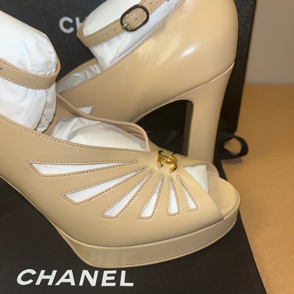 Chanel Lambskin Sandals Heels size 42 - Picture 5 of 12